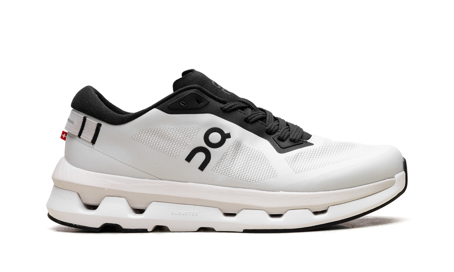 Cloudzone WMNS "Ice Black"