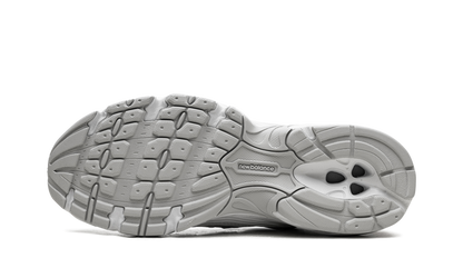 530 Sier Metallic Polka Dots