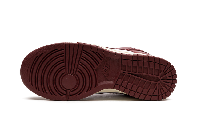 Dunk Low PRM Vintage Team Red