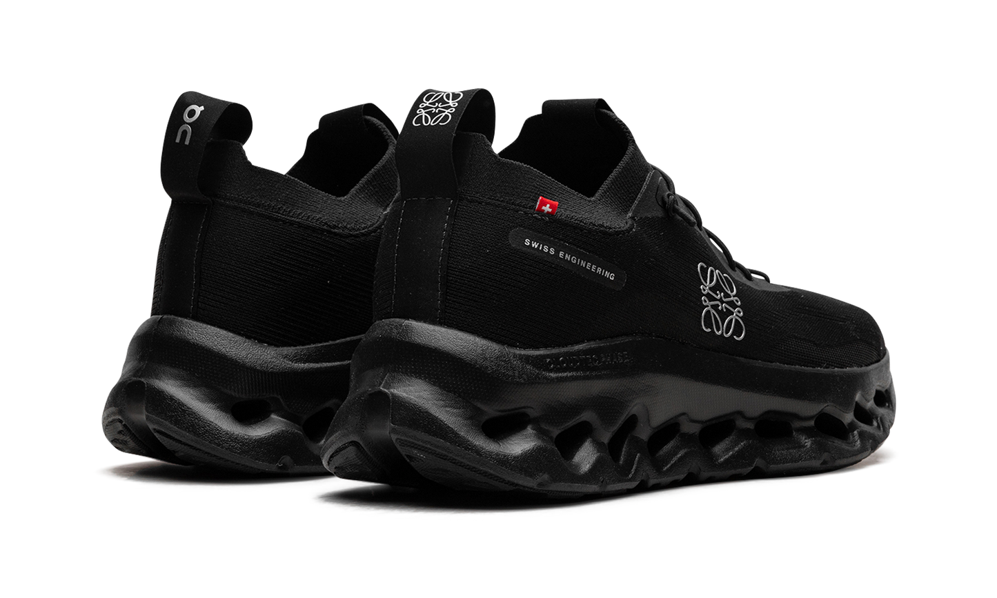 Cloudtilt "LOEWE All Black"