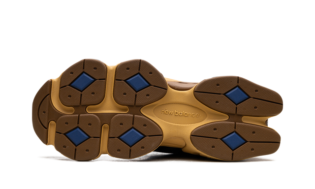 9060 Black Royal Gum