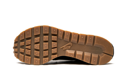 Vaporwaffle Sacai Black Gum