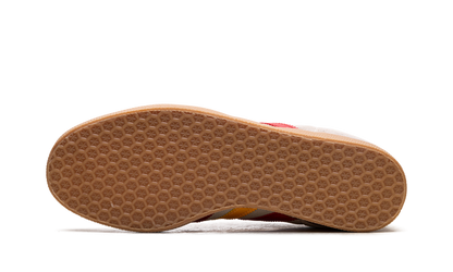 Gazelle White Spark Scarlet