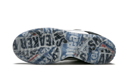 SB Dunk Low Staple Panda Pigeon