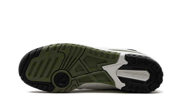 550  White / Dark Olivine